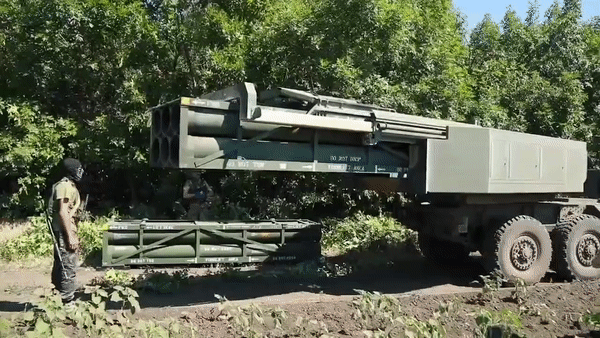 Nga tố Ukraine dùng pháo phản lực HIMARS Mỹ tập kích ‘mục tiêu dân sự’ ở Kherson