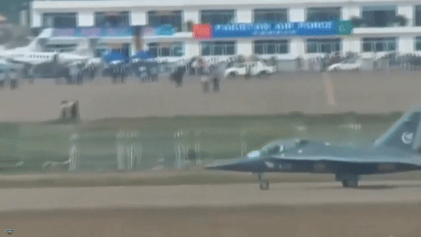 Chiến đấu cơ hạng nhẹ L-15 Trung Quốc sẽ thay thế F-16 Mỹ trong biên chế không quân Pakistan?