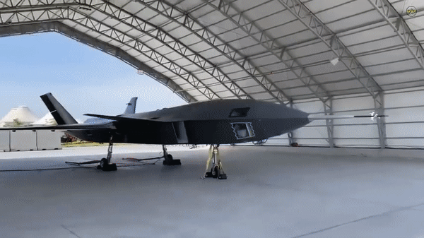 Thổ Nhĩ Kỳ thử nghiệm tiêm kích tàng hình không người lái (UAV) Kizilelma