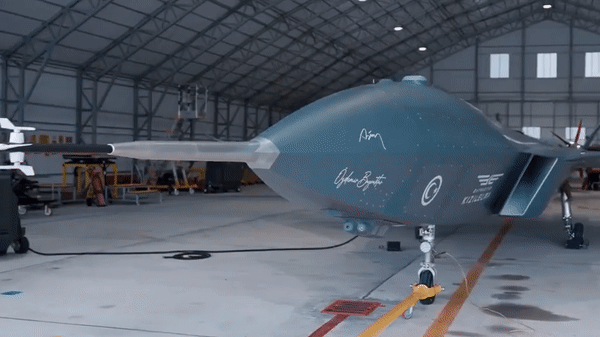 Thổ Nhĩ Kỳ thử nghiệm tiêm kích tàng hình không người lái (UAV) Kizilelma