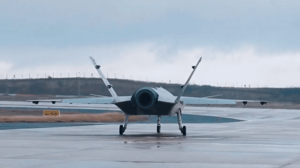 Thổ Nhĩ Kỳ thử nghiệm tiêm kích tàng hình không người lái (UAV) Kizilelma