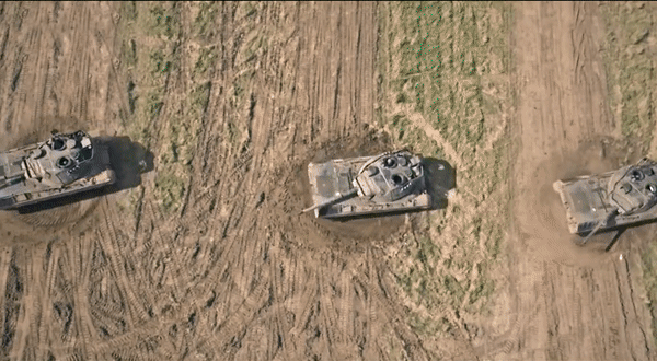 'Xe tăng có vỏ giáp tệ nhất chiến sự' được tung vào tham chiến tại Đông Âu