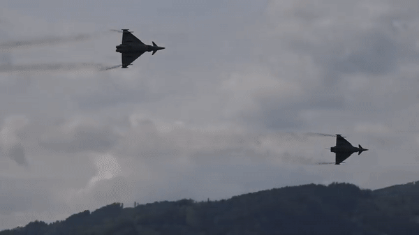 Tiêm kích Typhoon của Anh tiếp cận bán đảo Crimea ở khoảng cách nguy hiểm