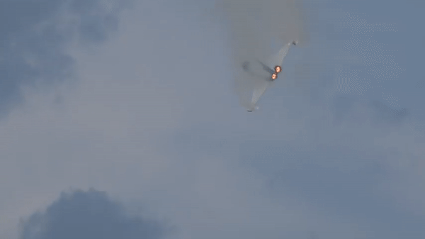 Tiêm kích Typhoon của Anh tiếp cận bán đảo Crimea ở khoảng cách nguy hiểm