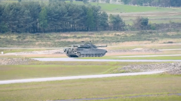 Xe tăng C1 Ariete - 'hổ thép chiến trường' đến từ Ý