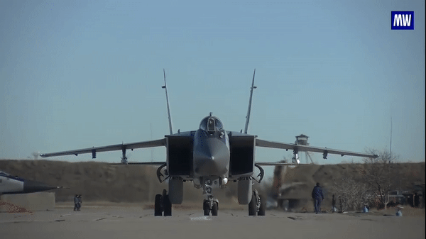 Tiêm kích MiG-31 Nga bốc cháy và lao xuống đất