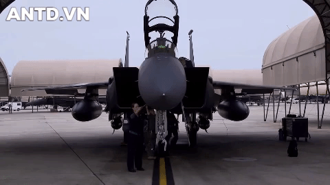 F-15 cụt cánh vẫn lết về căn cứ an toàn, kỳ tích vừa lặp lại lần thứ 2