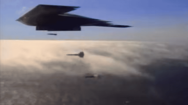 Máy bay ném bom 'Bóng ma' B-2 Mỹ bay 37 giờ liên tục để tập kích Iran