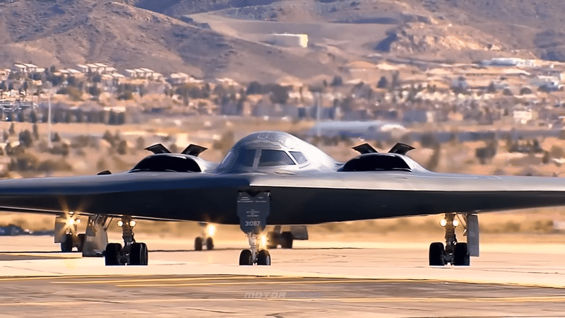 Máy bay ném bom 'Bóng ma' B-2 Mỹ bay 37 giờ liên tục để tập kích Iran