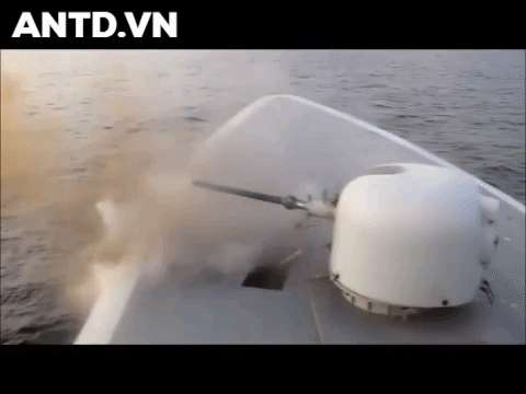 Pháo hạm OTO Melara khai hỏa Pháo hạm OTO Melara khai hỏa