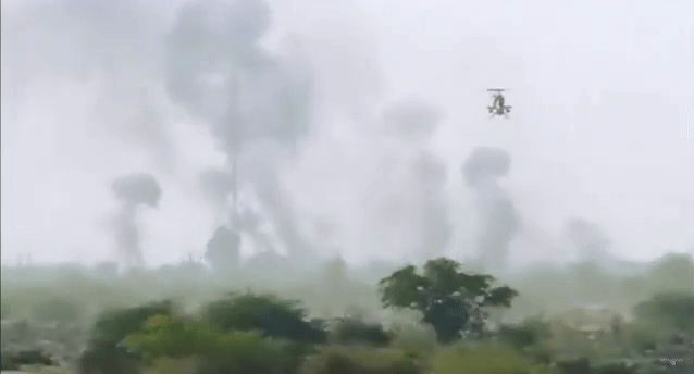 Không quân Israel phá hủy liền lúc 5 trực thăng tấn công AH-1J của Iran