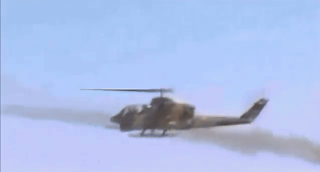 Không quân Israel phá hủy liền lúc 5 trực thăng tấn công AH-1J của Iran