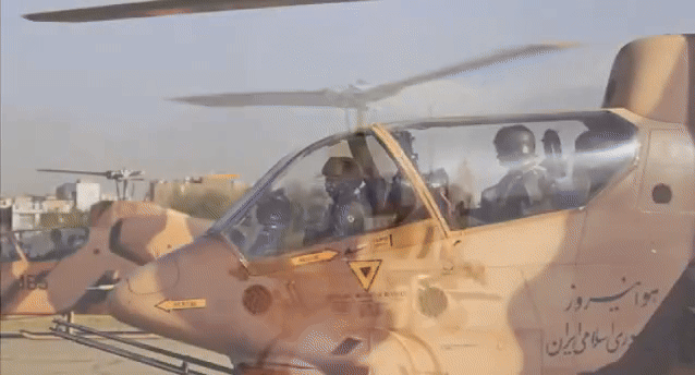 Không quân Israel phá hủy liền lúc 5 trực thăng tấn công AH-1J của Iran