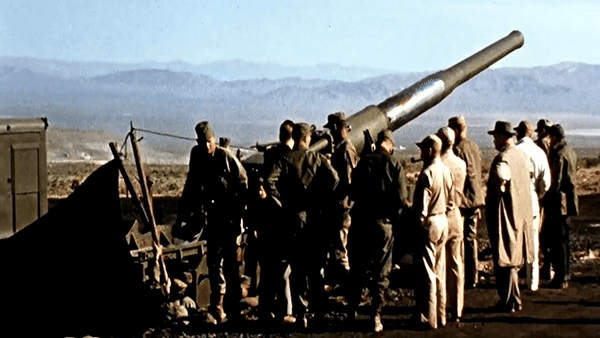 Uy lực từ pháo hạt nhân M65 của Mỹ khiến xe ô tô 'bốc hơi'