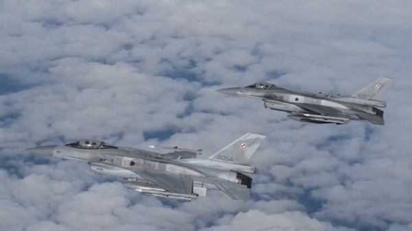 Thương vụ F-16 của Philippines có nguy cơ 'quay đầu' vì hết tiền