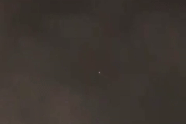 Khoảnh khắc tên lửa Iran bị đánh chặn ngoài khí quyển khi tấn công Israel