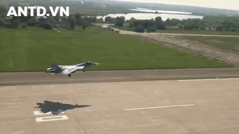 Mỹ 'vô tình' giúp Nga hoàn thiện 'chiến thần' Su-57?