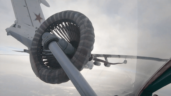 Tiêm kích MiG-31 Nga bốc cháy và lao xuống đất