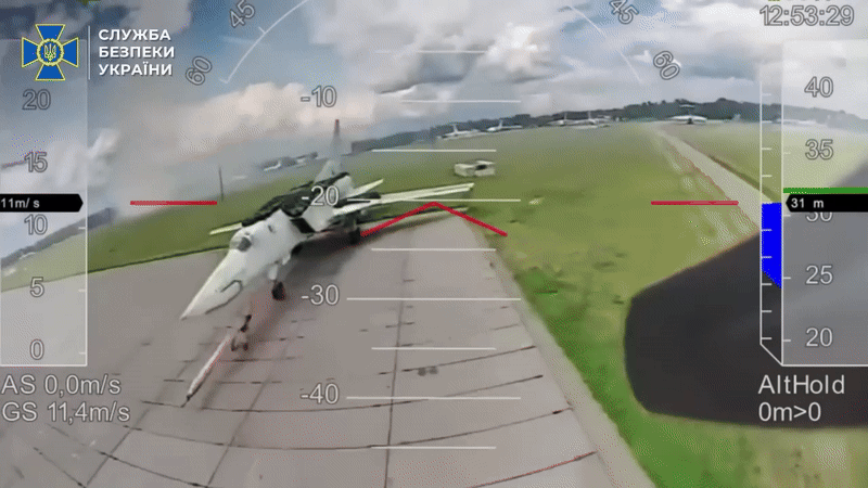 Vì sao Nga phải di tản 'Thiên nga trắng' Tu-160 tới tận vùng Viễn Đông xa xôi?