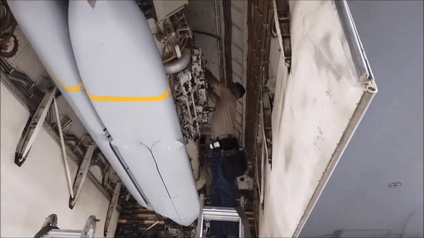 Mỹ sắp chuyển tên lửa không đối đất tầm xa cực nguy hiểm cho Ukraine?