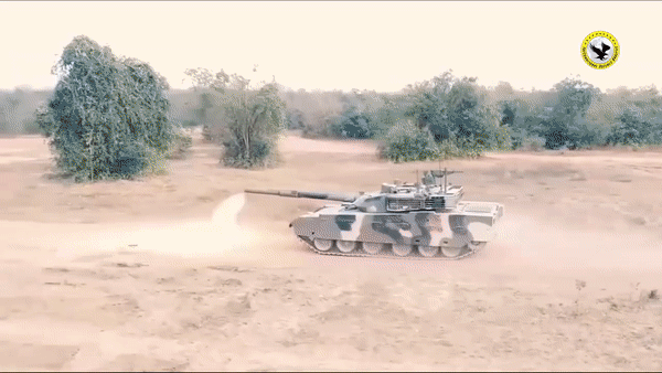 Pakistan mua 679 xe tăng VT4 của Trung Quốc