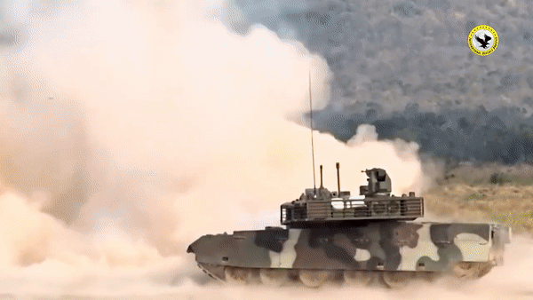 Pakistan mua 679 xe tăng VT4 của Trung Quốc