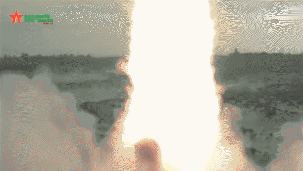 Khoảnh khắc tên lửa Iran bị đánh chặn ngoài khí quyển khi tấn công Israel