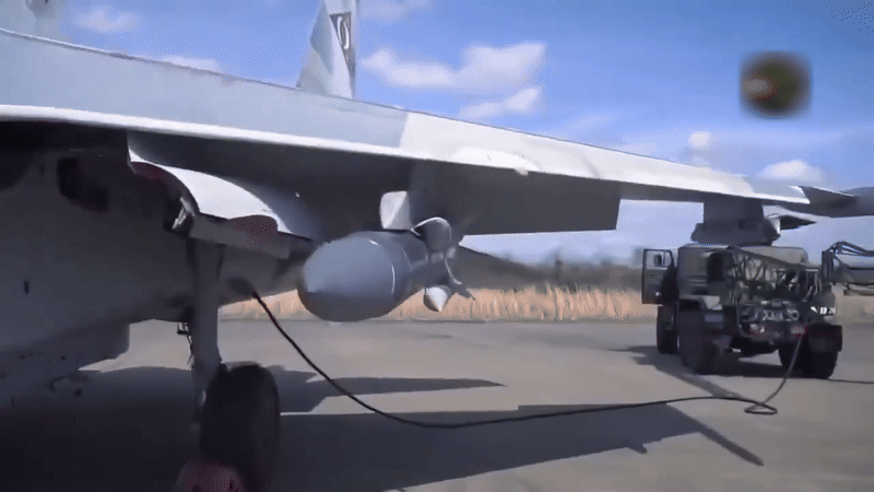 Dù không thể so sánh với kho vũ khí khổng lồ của Mỹ, nhưng với đặc tính tốc độ siêu thanh và khả năng cơ động mạnh, Kh-31 đủ sức khiến mọi hạm đội phải tính toán kỹ trước khi áp sát vùng biển Venezuela.