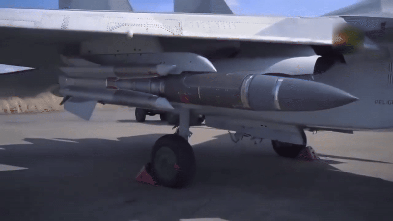 Trong khi đó, Kh-31P chuyên diệt radar có tốc độ vượt 4.300 km/h, giúp tiêm kích Venezuela có khả năng vô hiệu hóa hệ thống cảnh giới của tàu chiến trước khi tung đòn kết liễu.