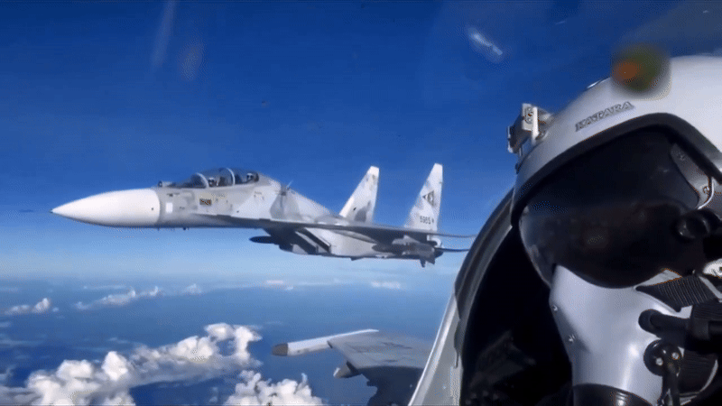 Đến khi hệ thống cảnh báo của tàu chiến nhận ra, thời gian phản ứng chỉ còn tính bằng giây. Trong chiến thuật “đánh nhanh rút gọn”, chỉ cần vài quả Kh-31 được phóng đồng loạt từ các hướng khác nhau cũng đủ tạo ra tình huống quá tải cho hệ thống phòng thủ Aegis trên các khu trục hạm Mỹ.