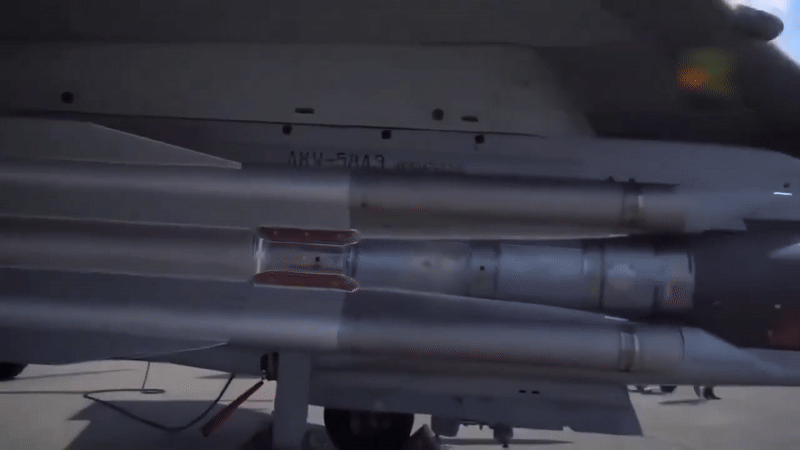 Kh-31A là biến thể chống hạm, có thể bay sát mặt biển ở tốc độ tối đa khoảng 2.200 km/h, tầm bắn khoảng 70 km.