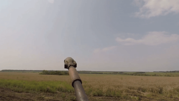 Pháo tự hành 2S3 Akatsiya Nga bị UAV TB-2 Ukraine phá hủy tại Kherson