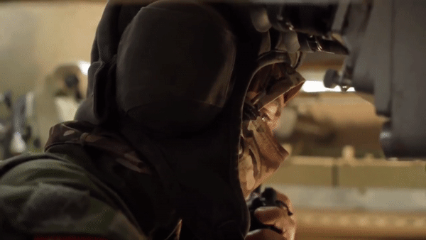 Pháo tự hành 2S3 Akatsiya Nga bị UAV TB-2 Ukraine phá hủy tại Kherson