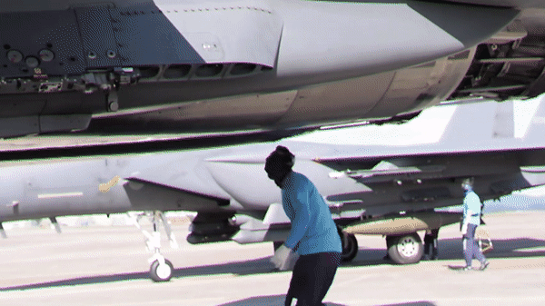 Kiểm soát hoàn toàn không phận Iran, Israel liền phát cảnh báo tấn công