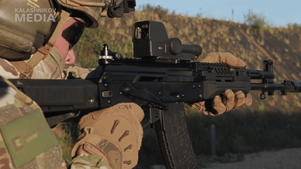 Nga đẩy mạnh sản xuất súng trường tấn công hiện đại AK-12