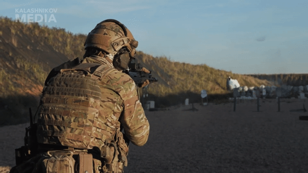 Nga đẩy mạnh sản xuất súng trường tấn công hiện đại AK-12