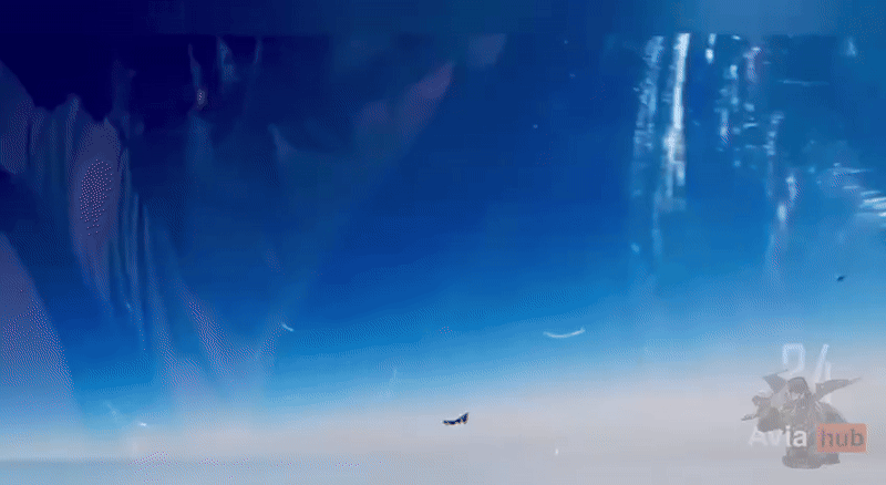 Cảnh máy bay Su-34 Nga thả pháo sáng vào UAV MQ-9 của Mỹ tại Syria