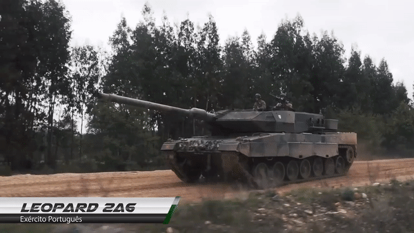 UAV tự sát Lancet Nga chọn đúng vị trí hiểm yếu trên xe tăng Leopard 2A6 để lao tới