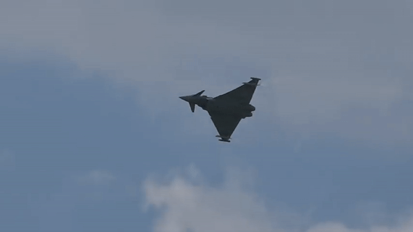 Tiêm kích Typhoon của Anh tiếp cận bán đảo Crimea ở khoảng cách nguy hiểm