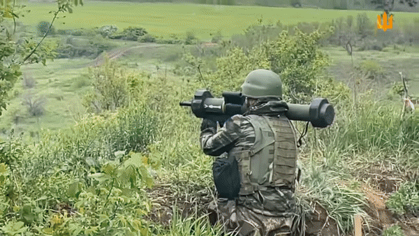 Ukraine tuyên bố phản công Nga trên toàn chiến tuyến