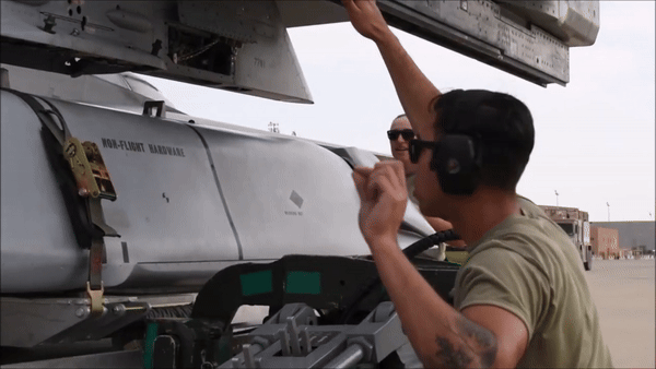 Mỹ sắp chuyển tên lửa không đối đất tầm xa cực nguy hiểm cho Ukraine?