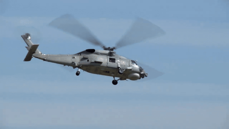Trực thăng săn ngầm MH-60R Mỹ lần đầu bắn hạ UAV trên biển Đỏ