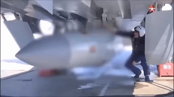 Nga lần đầu phóng liền 3 tên lửa siêu vượt âm Kh-47M2 Kinzhal vào một mục tiêu ở Ukraine