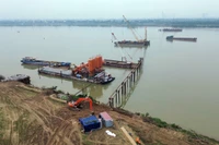 Cận cảnh tiến độ cầu Ngọc Hồi đầu năm 2026: Nhìn từ flycam công trường nghìn tỷ vượt sông Hồng