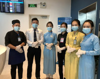 Cận cảnh hàng không xoay sở ứng phó giữa 