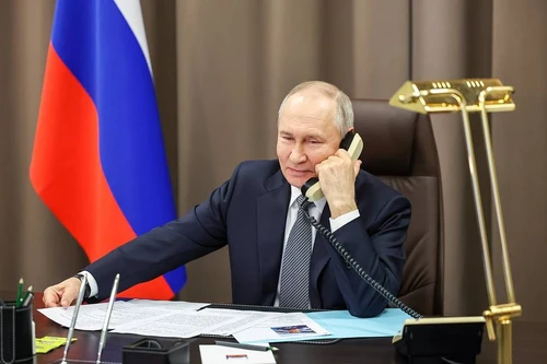 Tổng thống Nga Vladimir Putin điện đàm với người đồng cấp Iran Masoud Pezeshkian