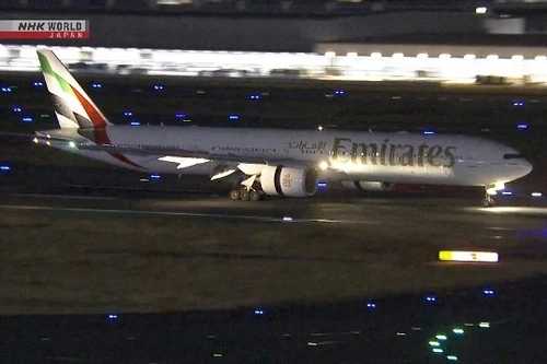 Chuyến bay chở khách đầu tiên từ khi chiến sự rời UAE về Nhật Bản