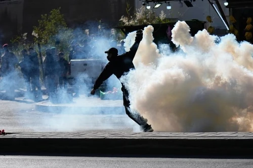 8 người chết trong cuộc biểu tình tại Lãnh sự quán Mỹ ở Karachi