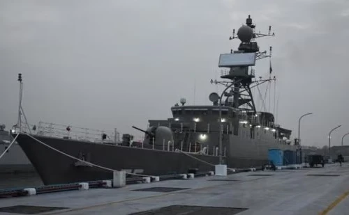 Sri Lanka cử đội cứu hộ sau khi nhận được tín hiệu cầu cứu từ tàu khu trục Iran