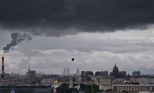 Hàng trăm UAV Ukraine được phóng về phía Moscow, phòng không Nga lập tức khai hỏa đánh chặn